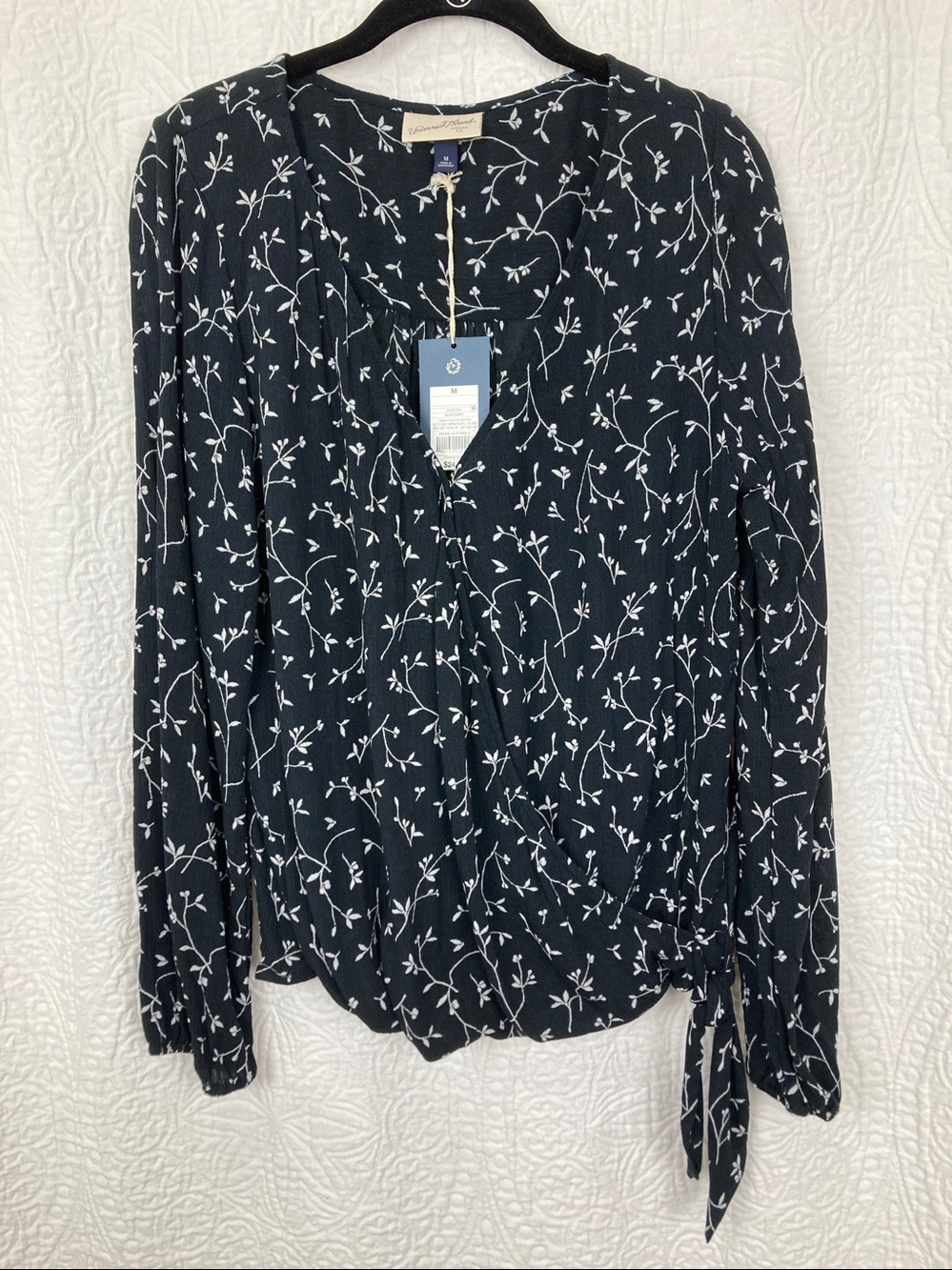 Universal Thread Boho Faux Wrap Black Floral Print Top Sz Medium NWT